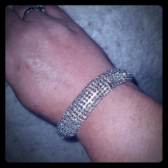 Silver and Crystal bracelet - Picture 1 of 2